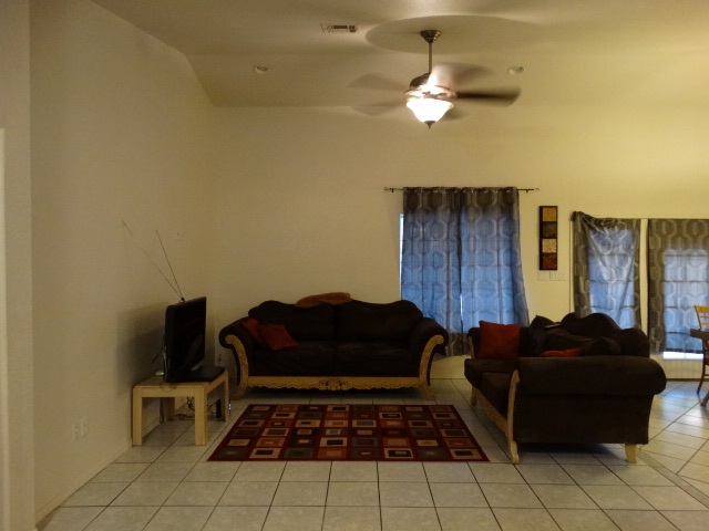 1910 E LOS OLIVOS DR, San Luis, AZ 85349