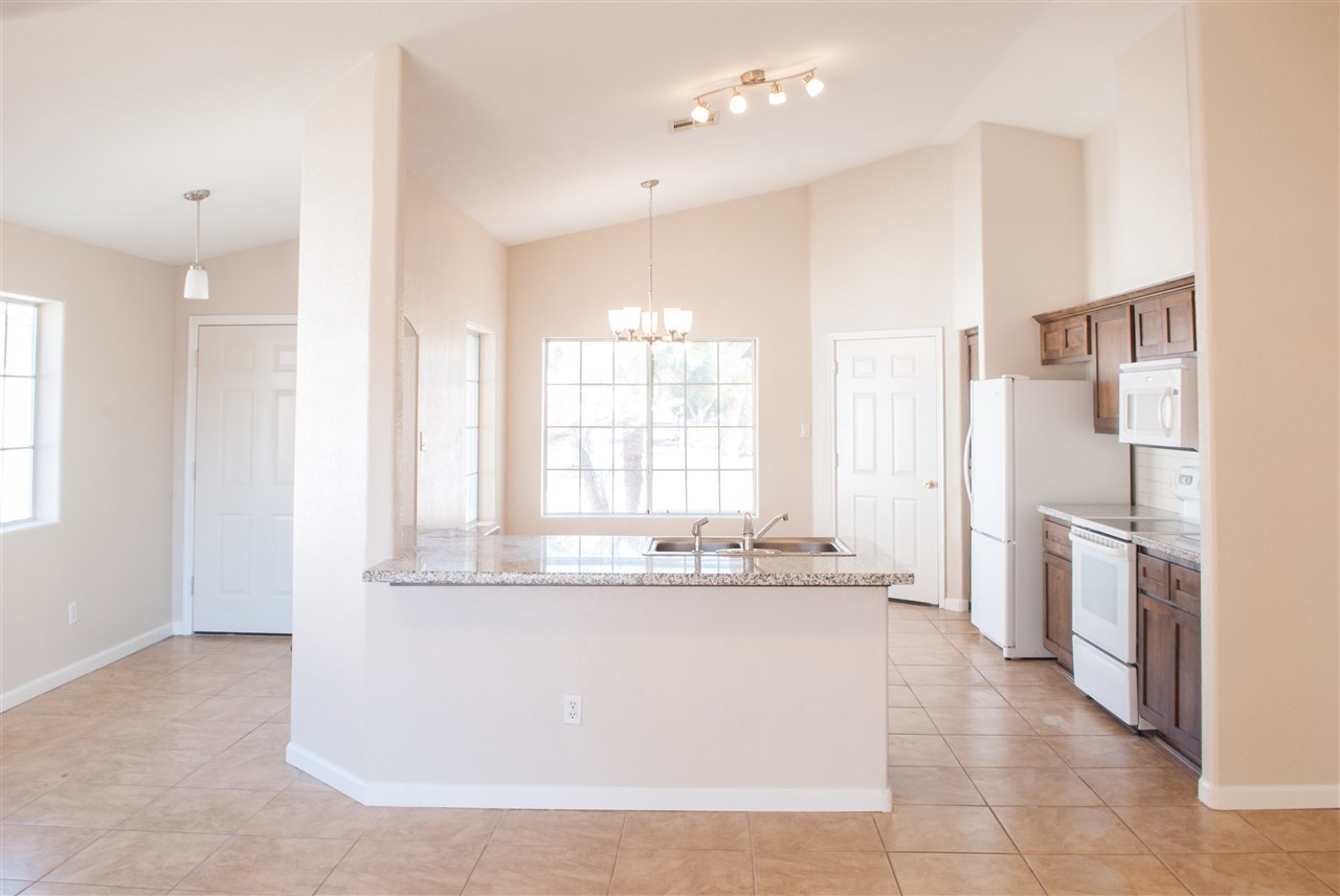 415 MARSHALL LOOP RD, Somerton, AZ 85350