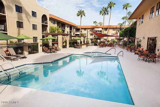 10330 W Thunderbird Boulevard, Sun City, AZ 85351