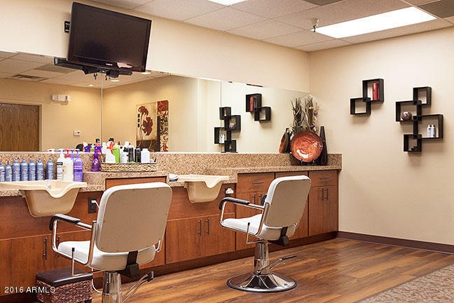 10330 W Thunderbird Boulevard, Sun City, AZ 85351