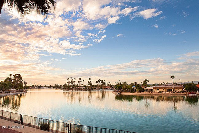 10330 W Thunderbird Boulevard, Sun City, AZ 85351