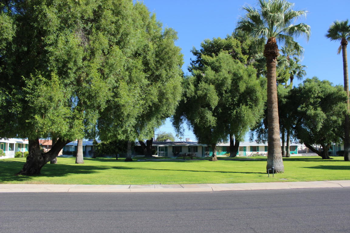 10436 W OAKMONT Drive, Sun City, AZ 85351