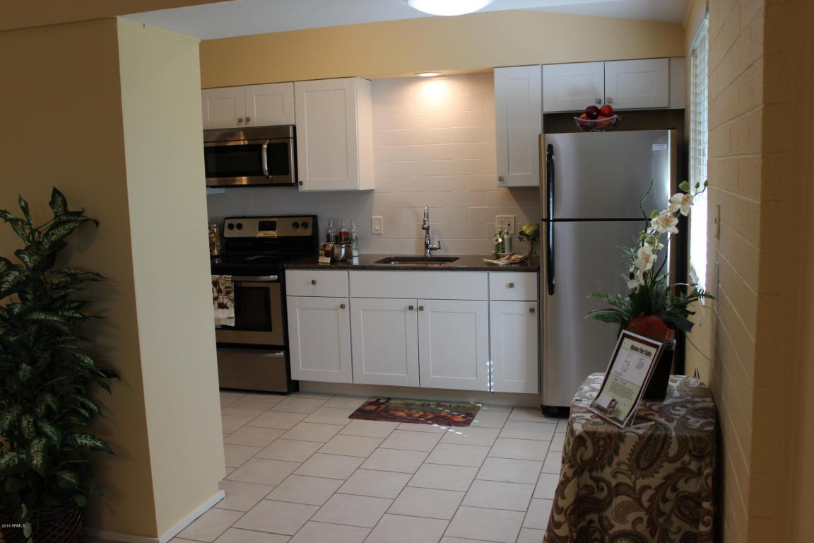10436 W OAKMONT Drive, Sun City, AZ 85351