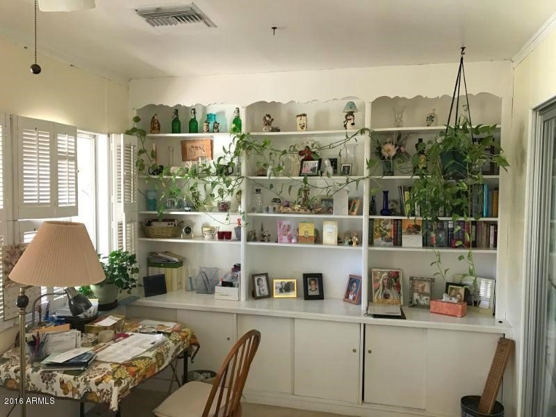 10010 W Royal Oak Road, Sun City, AZ 85351
