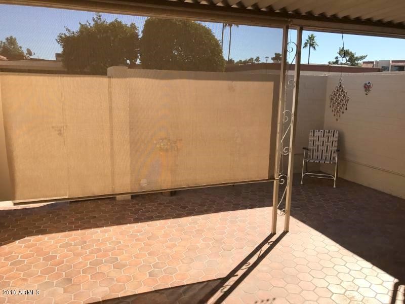 10010 W Royal Oak Road, Sun City, AZ 85351