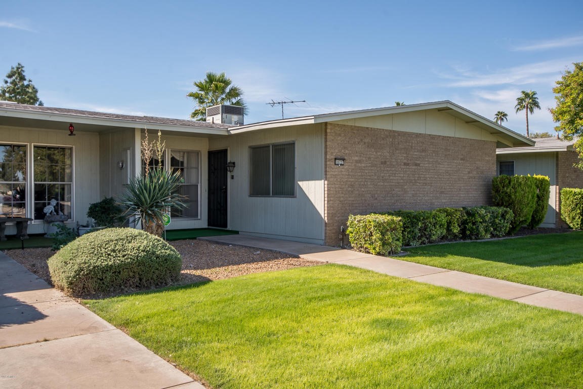 10727 W Thunderbird Boulevard, Sun City, AZ 85351