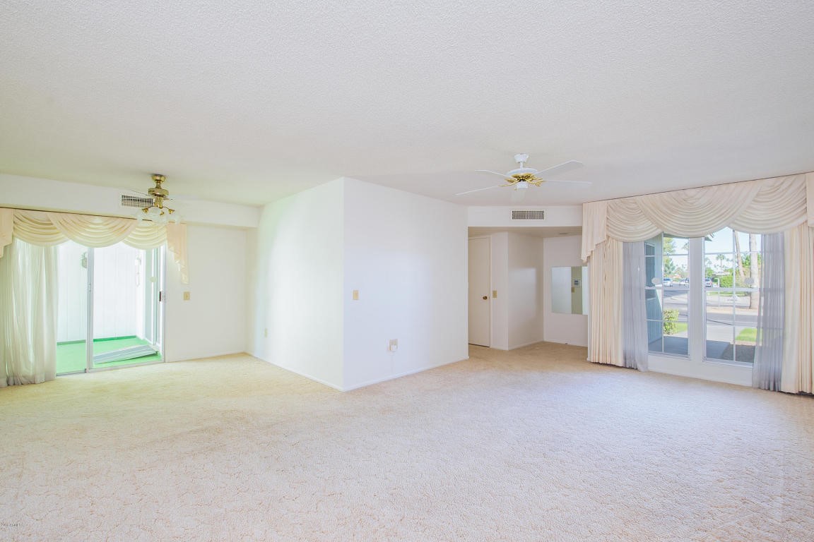 10727 W Thunderbird Boulevard, Sun City, AZ 85351