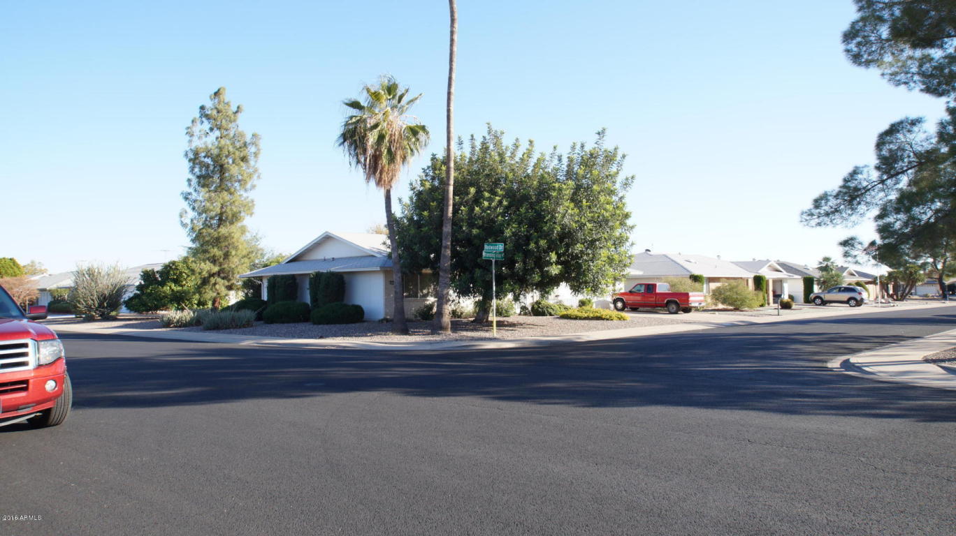 9820 W REDWOOD Drive, Sun City, AZ 85351