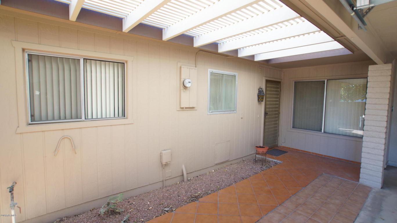 9820 W REDWOOD Drive, Sun City, AZ 85351