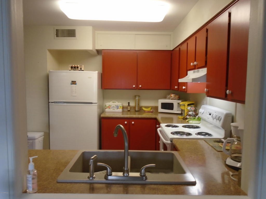 10851 W Thunderbird Boulevard, Sun City, AZ 85351