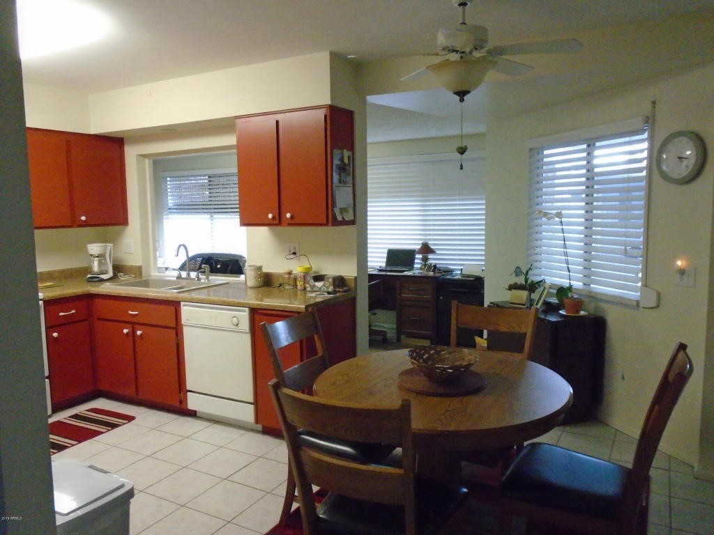 10851 W Thunderbird Boulevard, Sun City, AZ 85351