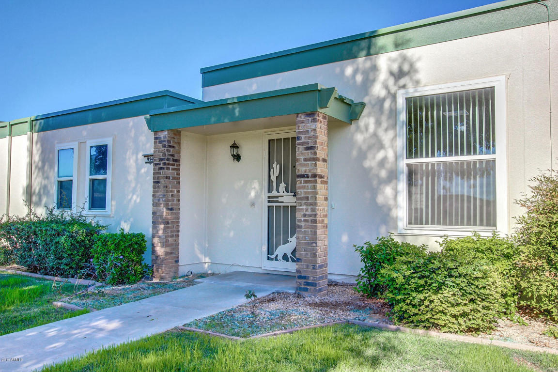 9946 W LANCASTER Drive, Sun City, AZ 85351