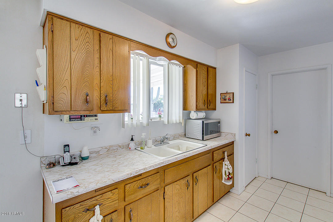 9933 W CAMDEN Avenue, Sun City, AZ 85351
