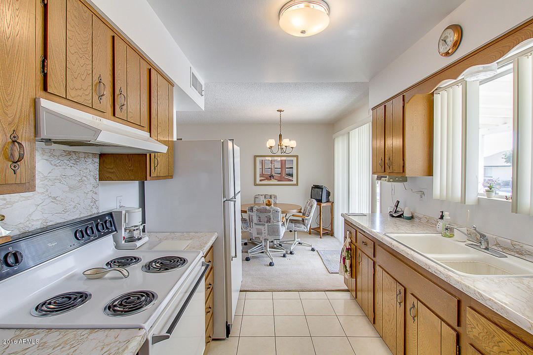 9933 W CAMDEN Avenue, Sun City, AZ 85351
