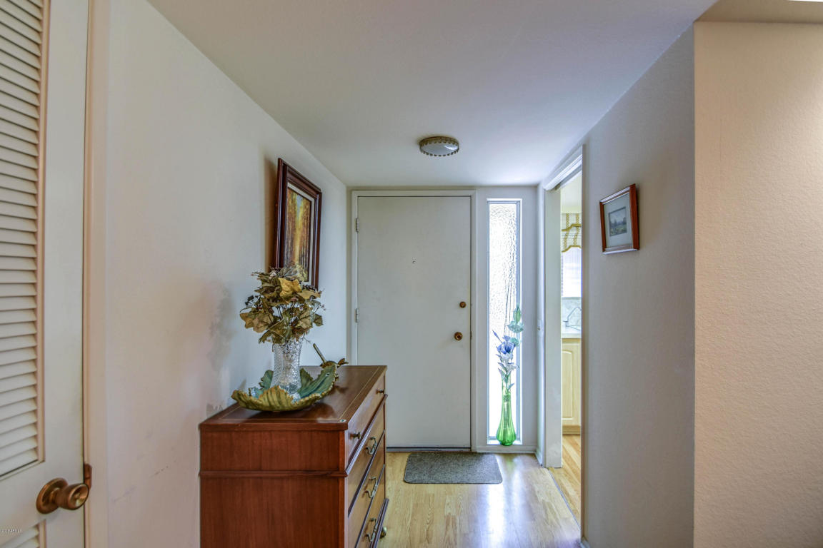 9807 W SANDSTONE Drive, Sun City, AZ 85351