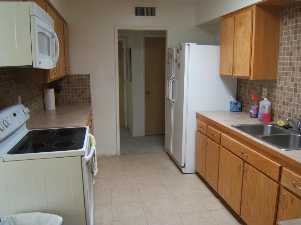 12815 N LAKE Drive, Sun City, AZ 85351