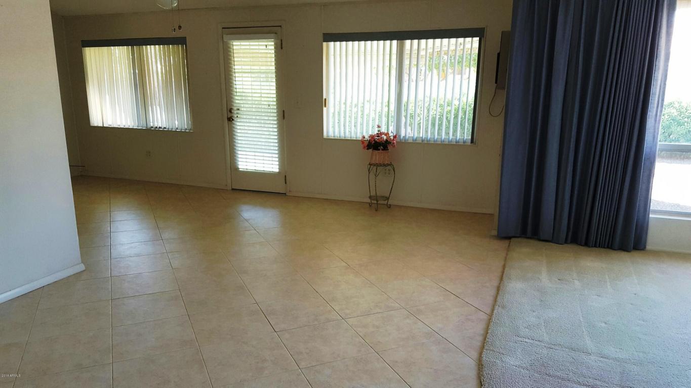 10457 W WININGER Circle, Sun City, AZ 85351