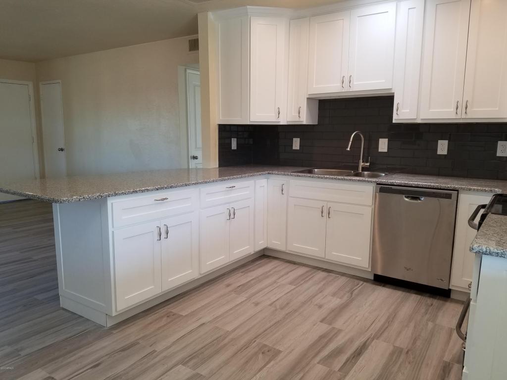 10643 W AUGUSTA Drive, Sun City, AZ 85351