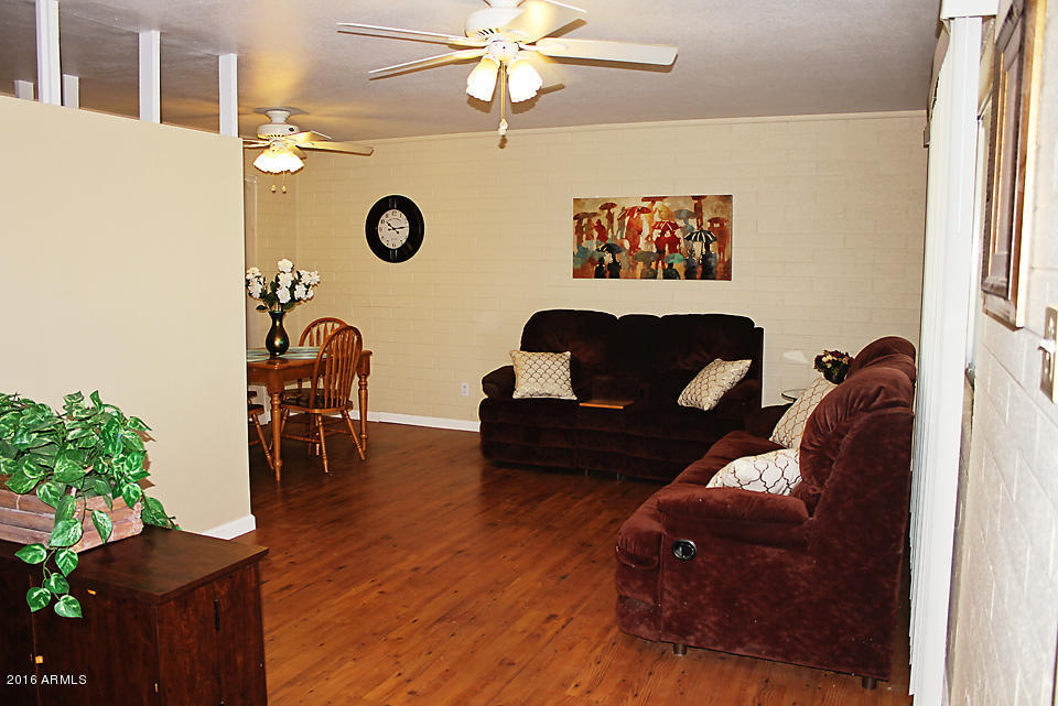 11825 N 105th Avenue, Sun City, AZ 85351