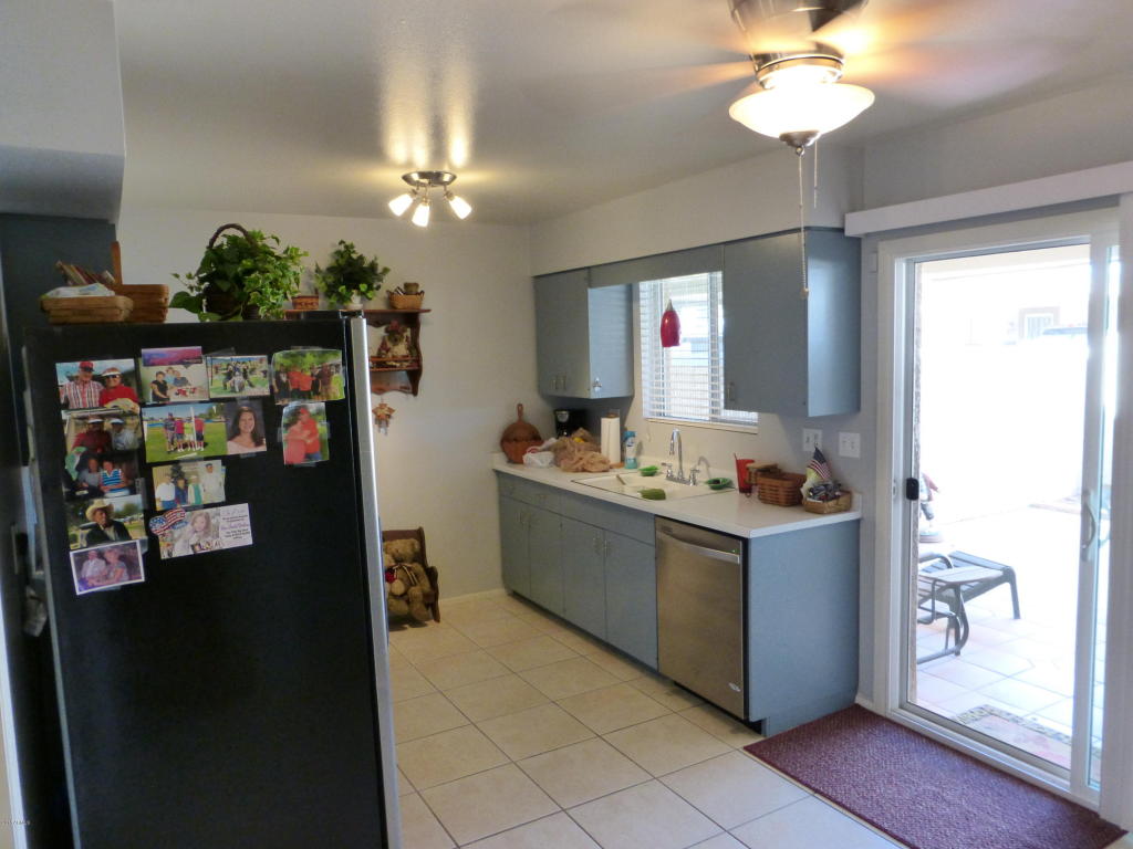10573 W Coggins Drive, Sun City, AZ 85351