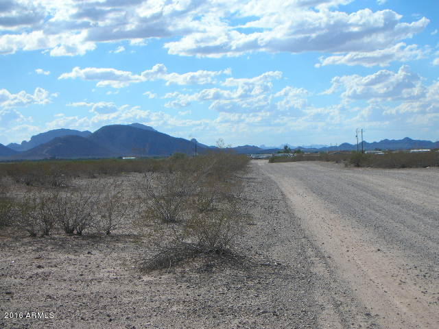 999 N Wintersburg Road, Tonopah, AZ 85354