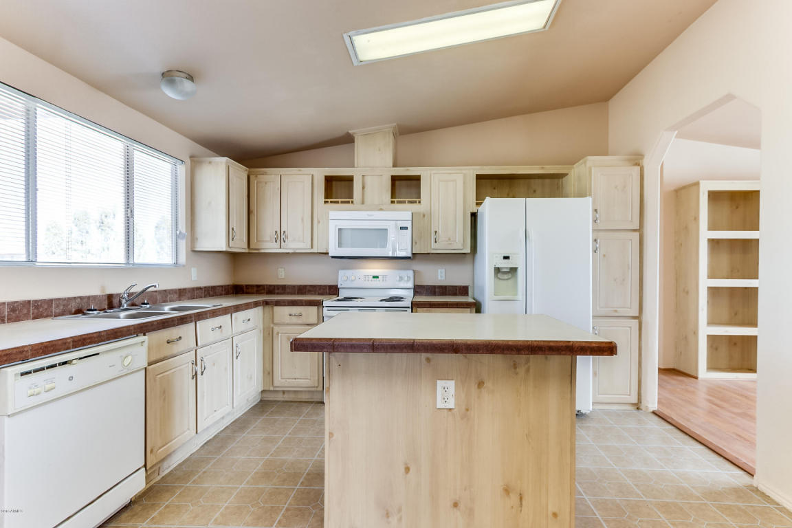 1215 N 381st Avenue, Tonopah, AZ 85354