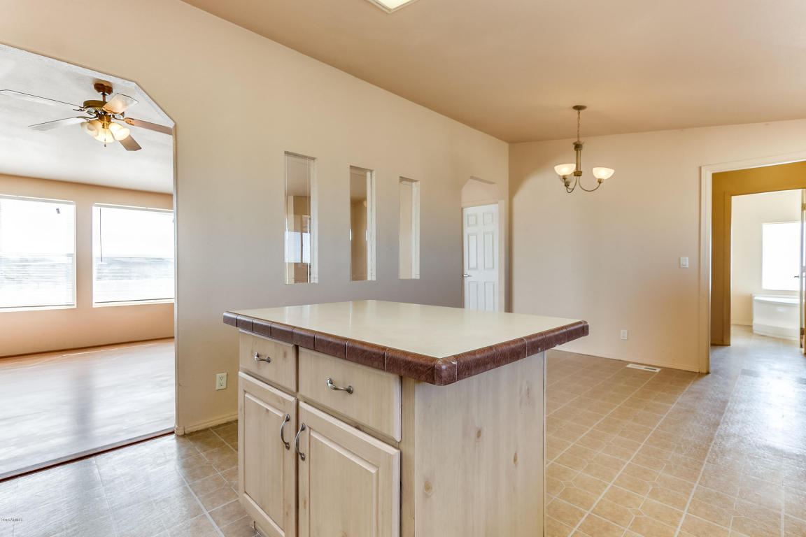 1215 N 381st Avenue, Tonopah, AZ 85354