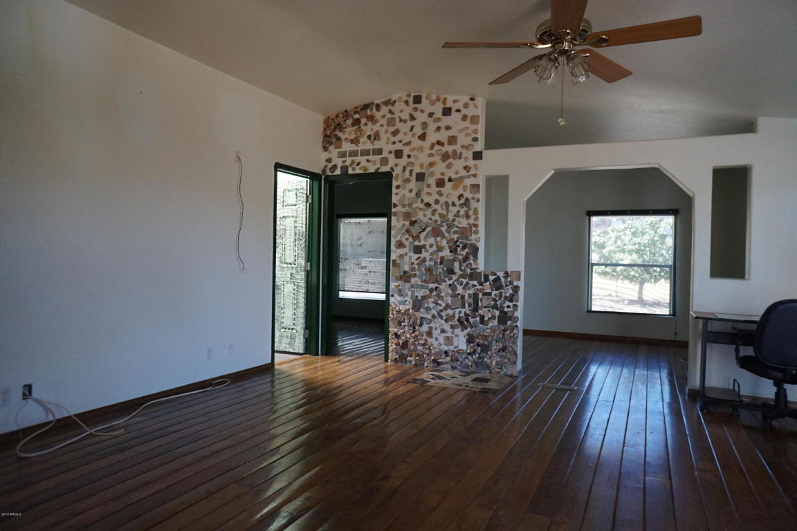 22818 S CREST Way, Yarnell, AZ 85362