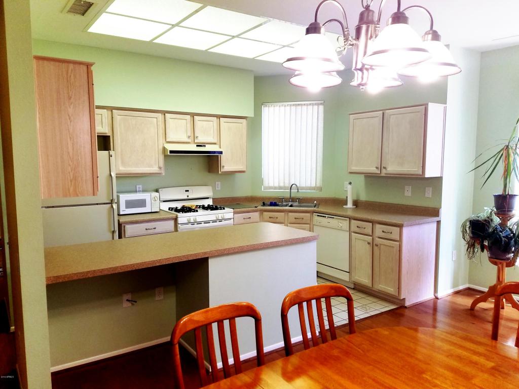 18212 N 136TH Avenue, Sun City West, AZ 85375