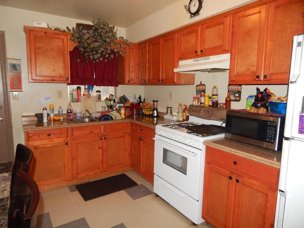12524 W Paradise Lane, Surprise, AZ 85378