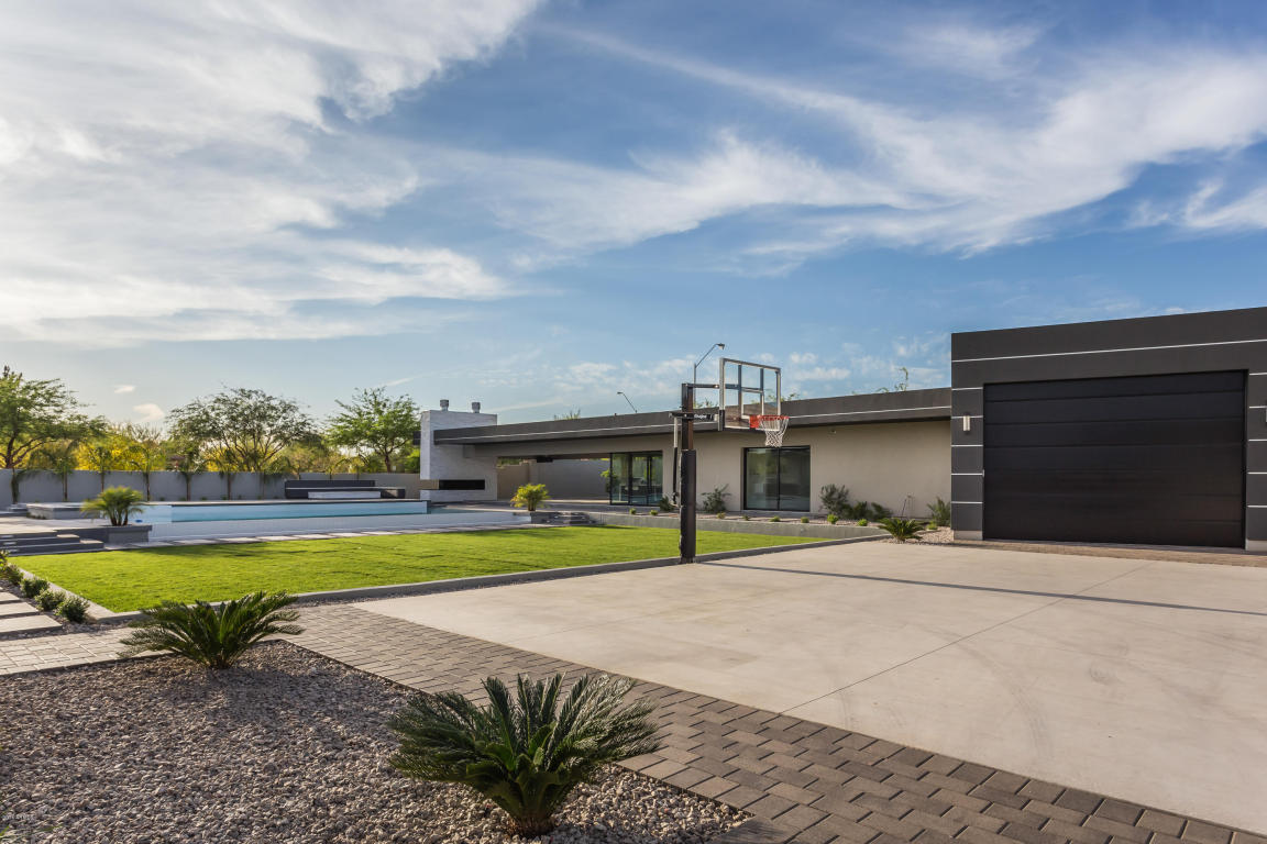 8094 W EXPEDITION Way, Peoria, AZ 85383