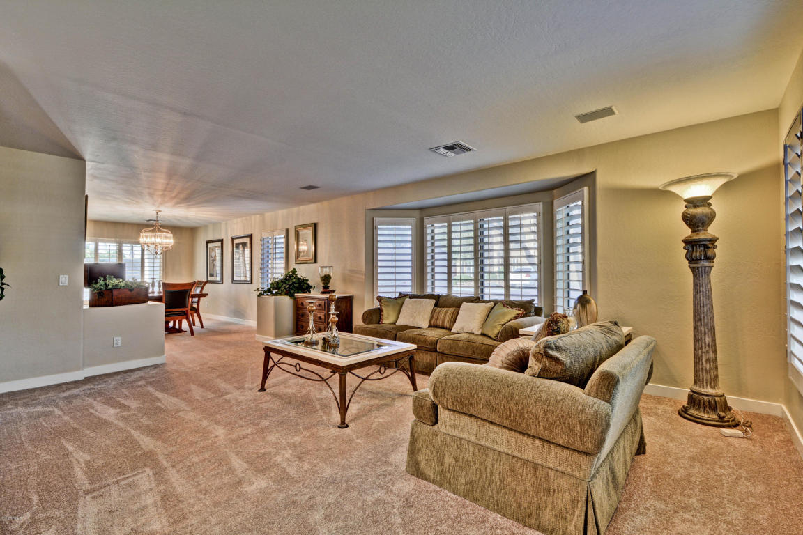 7242 W CRABAPPLE Drive, Peoria, AZ 85383