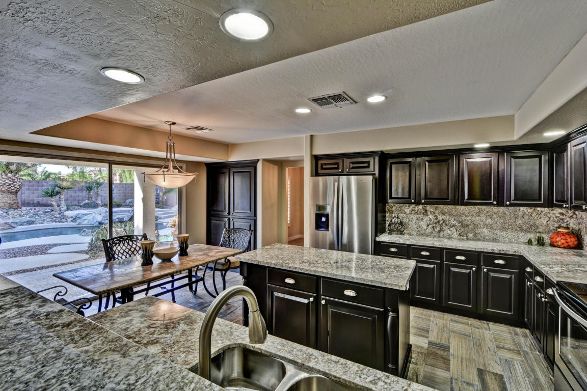 7242 W CRABAPPLE Drive, Peoria, AZ 85383