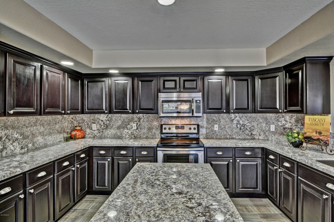 7242 W CRABAPPLE Drive, Peoria, AZ 85383