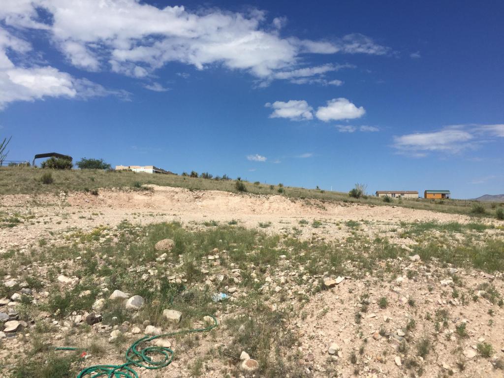 920 N Broken Saddle, Benson, AZ 85602