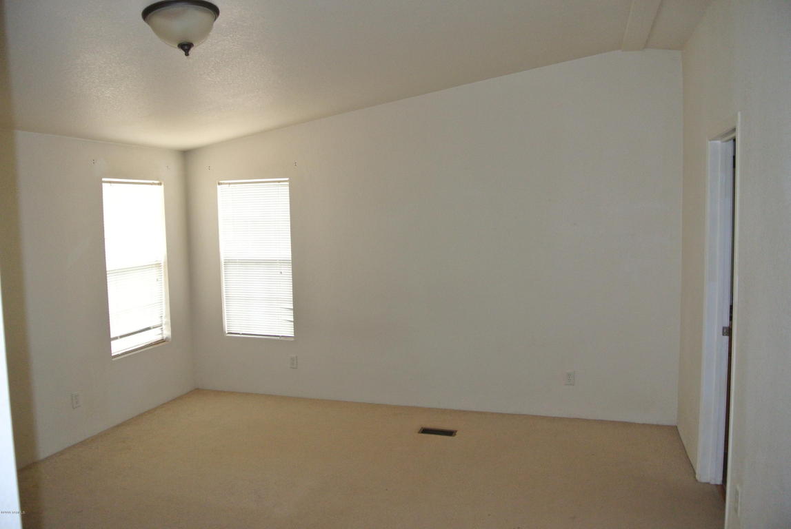 1227 N Evergreen, Benson, AZ 85602