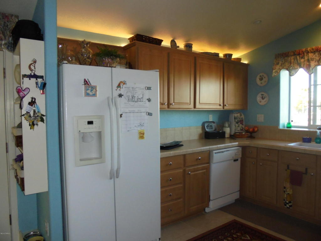 1030 S Barrel Cactus, Benson, AZ 85602