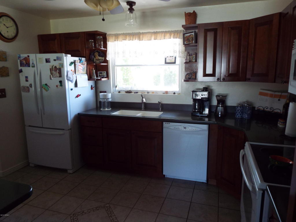 214 S Cleveland, Bowie, AZ 85605