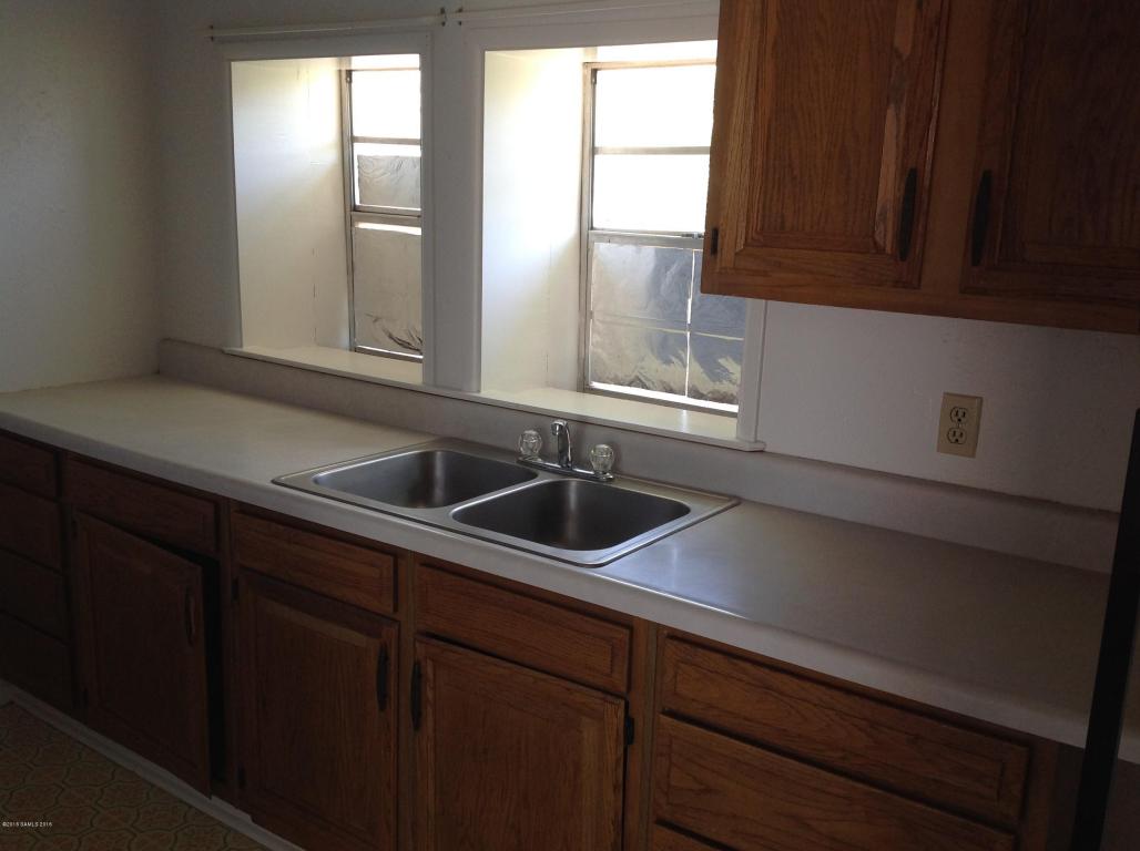 925 E 927 10th Street, Douglas, AZ 85607