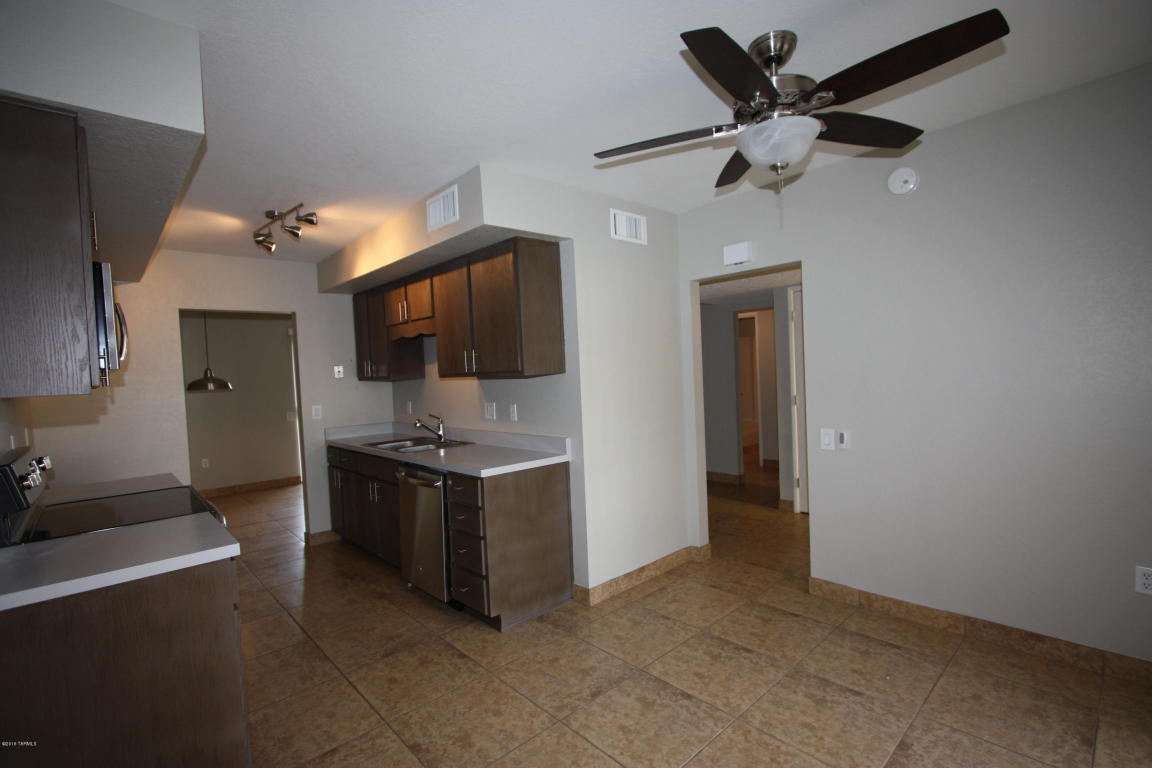 497 N Calle De Las Profetas, Green Valley, AZ 85614