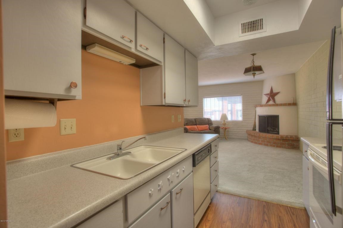 279 N Calle Del Diablo, Green Valley, AZ 85614