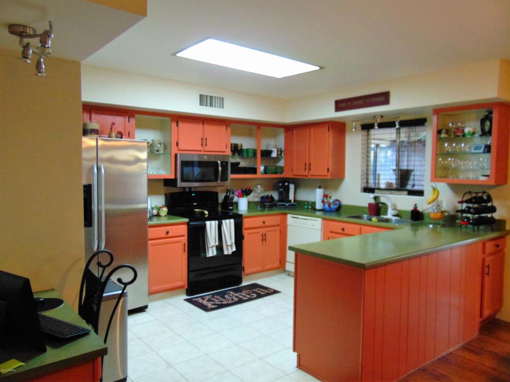 31 E La Pera, Green Valley, AZ 85614