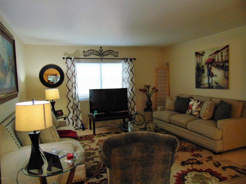 31 E La Pera, Green Valley, AZ 85614