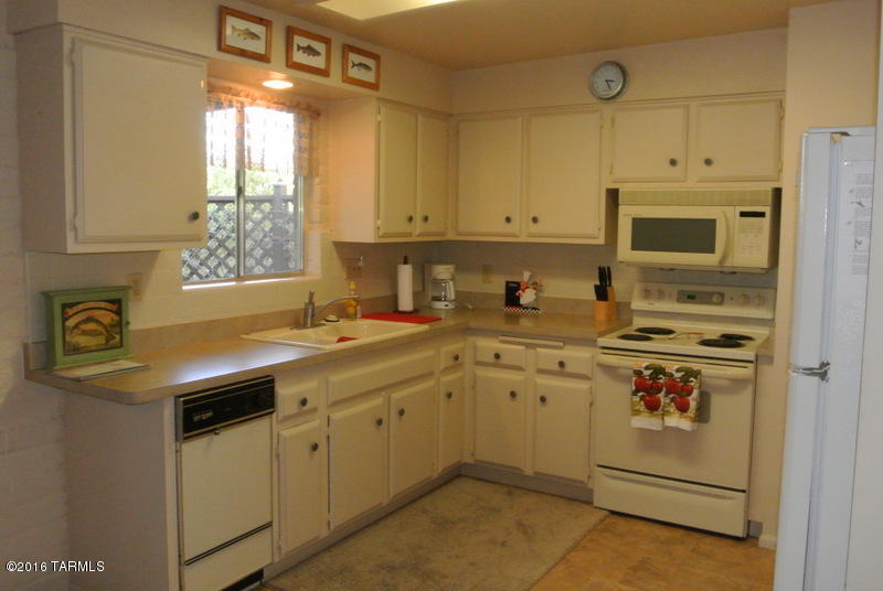 530 S La Lima, Green Valley, AZ 85614