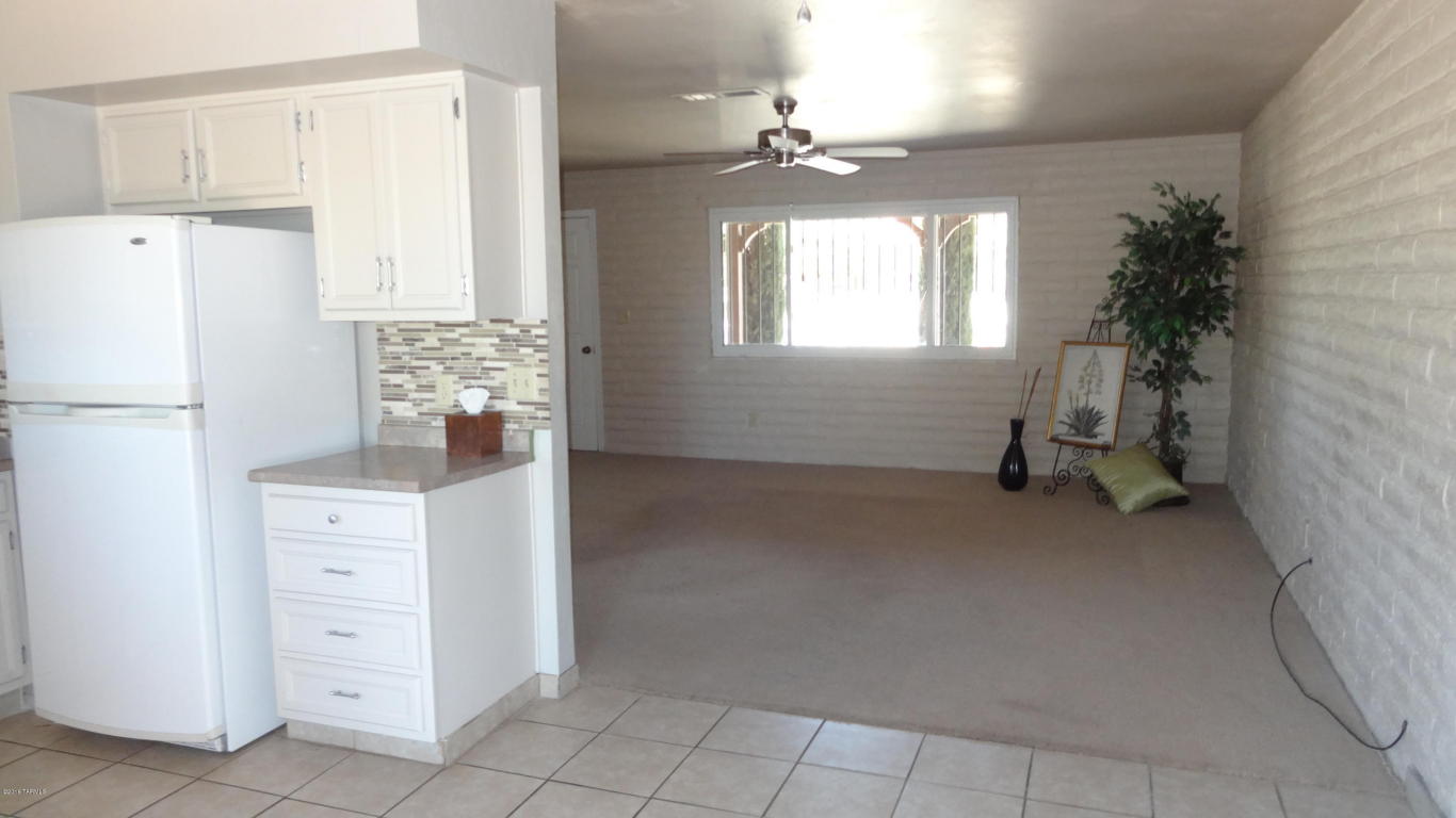 1071 S Abrego, Green Valley, AZ 85614