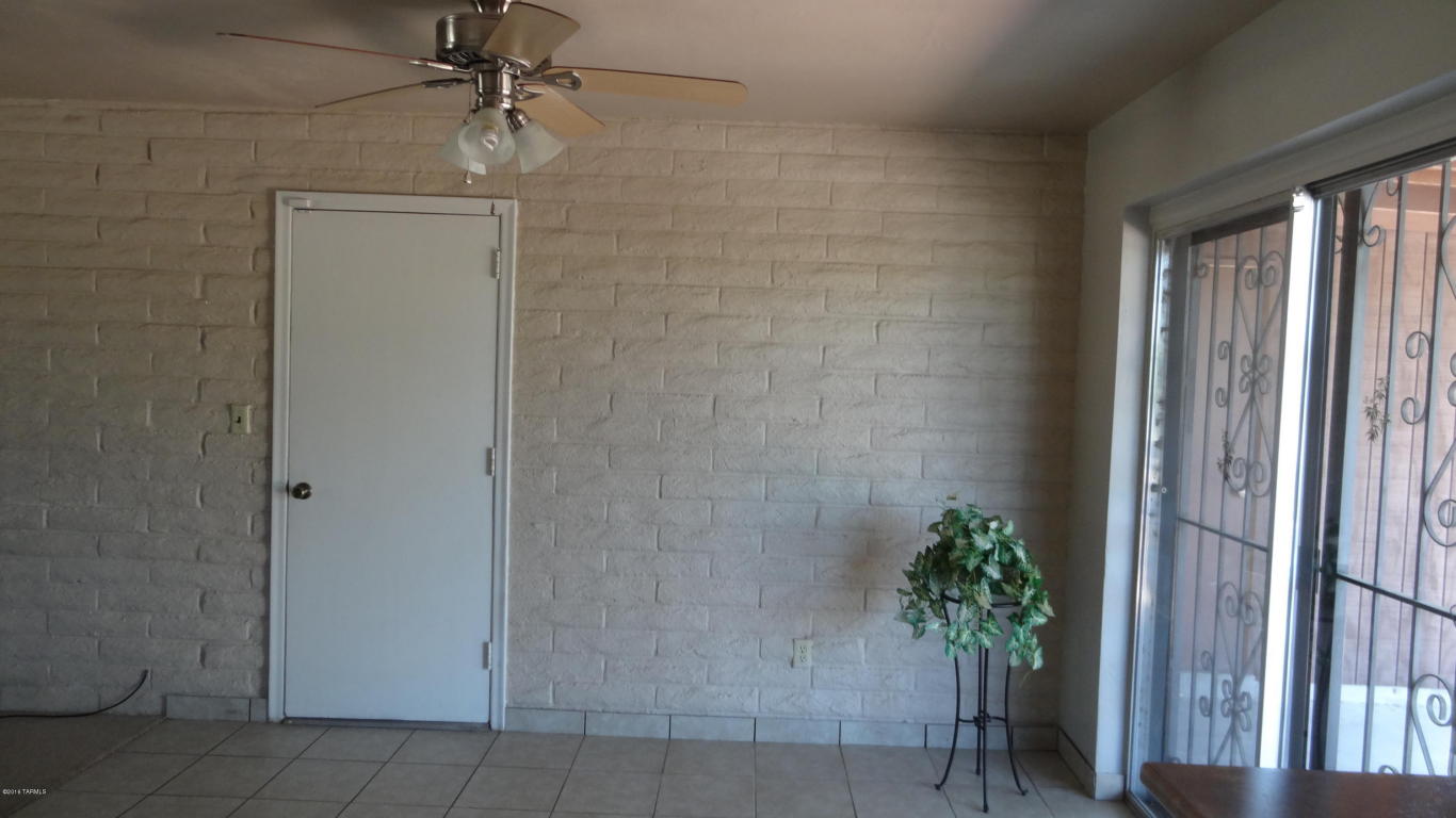 1071 S Abrego, Green Valley, AZ 85614