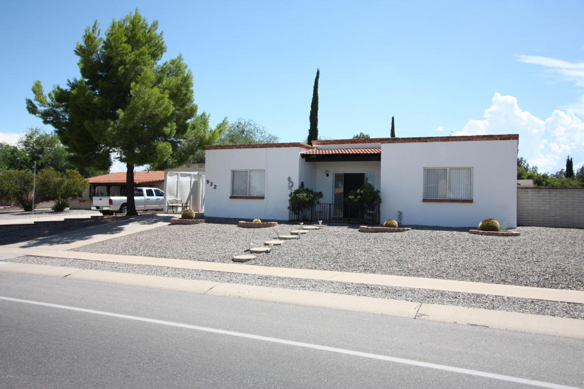 932 S Abrego, Green Valley, AZ 85614
