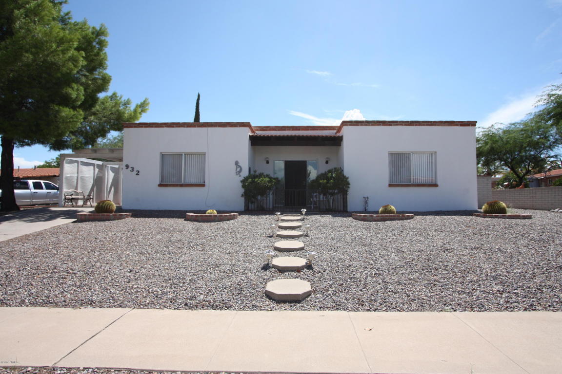932 S Abrego, Green Valley, AZ 85614