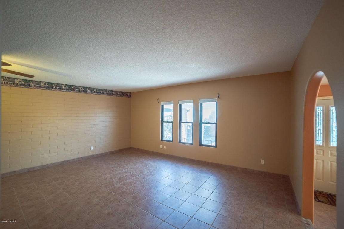 265 N Paseo De Los Conquistadores, Green Valley, AZ 85614