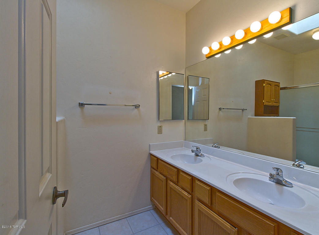 3733 S Avenida Los Solmos, Green Valley, AZ 85614